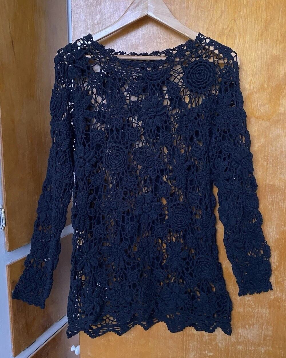Vintage 90s Crochet Sweater Black Flowers 3D Witchy Goth Size M/L Festival Boho